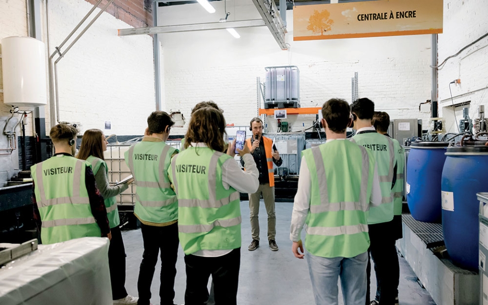 Visites de lycéens. L’entreprise fait beaucoup de pédagogie autour de ses méthodes et des principes de l’écolonomie. Elle souhaite être un lieu d’inspiration pour d’autres en organisant visites, webinaires, conférences, formations…