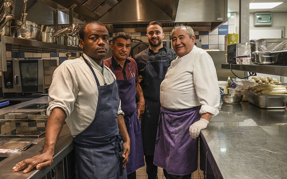 Les cuisiniers du restaurant du casino : Richard, José, Abdel et Rachid.