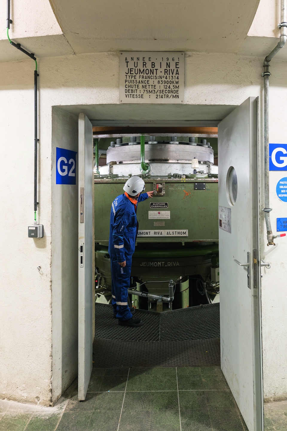 La turbine vue d’un étage plus bas. L’essentiel du matériel est le même depuis la création de la centrale.