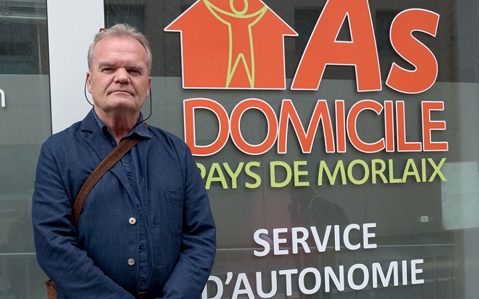 Alain Rohou est aide-soignant, secrétaire du CSE et adhérent CFDT depuis trente-neuf ans. Il a le dialogue social chevillé au corps. Parmi les sujets au menu des prochaines négociations annuelles obligatoires, on note l’indemnité kilométrique pour les courtes interventions, la prime de fin de carrière, le compte épargne-temps et la négociation d’un accord seniors…