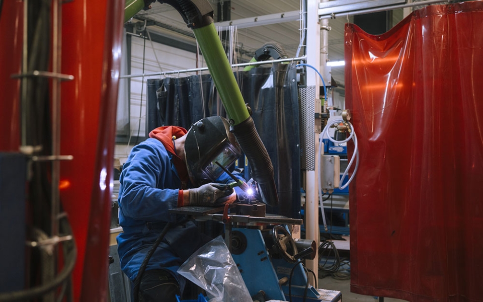 Les métiers sont peu soumis aux contraintes physiques mais le travail de l’inox n’est pas sans risque. Grâce à la CFDT, tous les postes exposés sont désormais équipés d’un système d’aspiration.