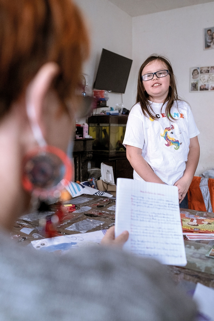 En l’absence de Valérie, les enfants de Virginie ne bénéficieraient pas d’une aide aux devoirs. Nombre des enfants au sein de ces familles rencontrent de très lourdes difficultés scolaires.