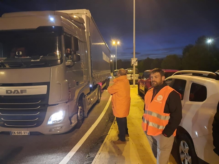 Les militants CFDT des transports lorrains et de l’Union territoriale interprofessionnelle (UTI) de la Meurthe-et-Moselle se sont levés très tôt le premier jour de l’opération « Réponses à emporter » pour renseigner les routiers et automobilistes de passage.