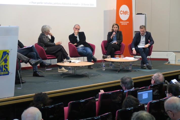 La secrétaire générale adjointe de la CFDT, Marylise Léon, au micro…