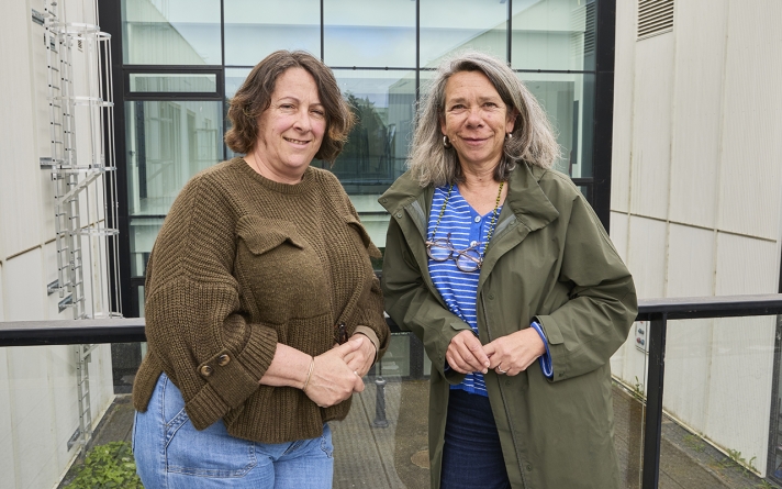 De gauche à droite : Ève Piquer et Laure Pelletier, les coordinatrices régionales du congrès.