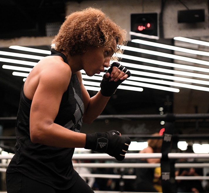 Estelle Yoka Mossely est la première Française médaillée d'or en boxe aux J.O.