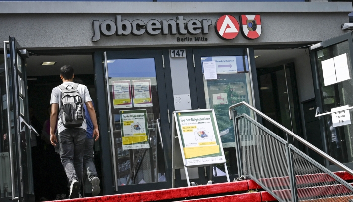 L’Allemagne a accueilli 1,2 million de réfugiés quand, pendant la même période, la France en accueillait seulement 150 000…