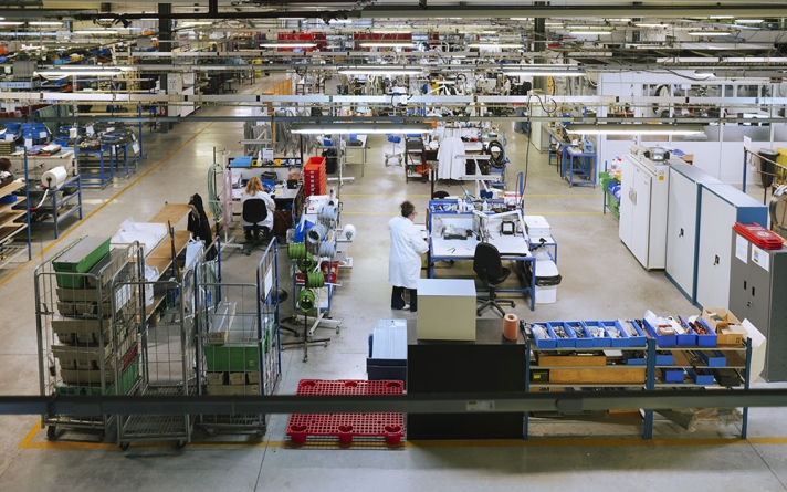 Implantée en Normandie, Correge conçoit et fabrique des capteurs de température sur mesure pour des secteurs industriels (raffineries, énergie, aéronautique…) où la précision est cruciale. La réalisation de chaque pièce repose sur des savoir-faire techniques transmis aux salariés en interne.