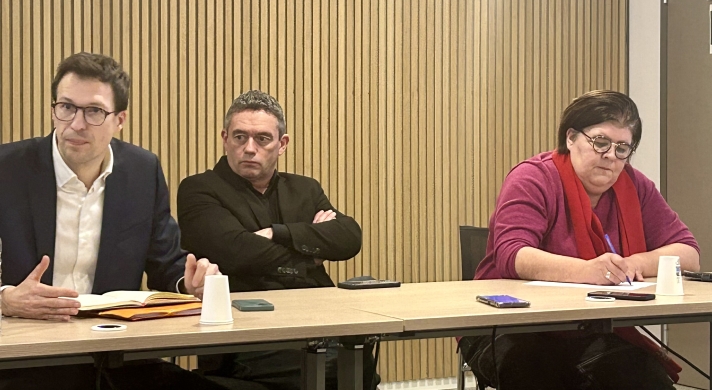 De gauche à droite : Olivier Guivarch, secrétaire national et chef de file de la négociation ; Yvan Ricordeau, secrétaire général adjoint de la CFDT ; Chantal Richard, secrétaire confédérale chargée du dossier assurance chômage.