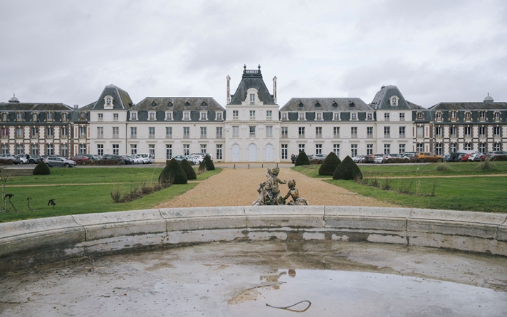 LE château des Vaux (Eure-et-Loir) impressionne par sa taille et par la beauté de son parc de 16 hectares. Pour autant, nous ne sommes pas dans un musée ou un palace, mais au cœur d’un domaine hors norme destiné à l’accueil, l’éducation et l’insertion d’une jeunesse loin d’être dorée.