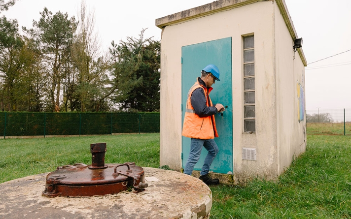 Captage de La Pavais, l’une des trois stations de pompage gérées par le syndicat mixte Collectivité Eau du Bassin Rennais (CEBR). Une partie de l’eau potable de la région rennaise est issue de captation souterraine, car le territoire dispose dans son sous-sol d’un réservoir naturel d’eau très étendu.