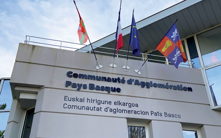 Façade de la Communauté d'Agglomération Pays basque.