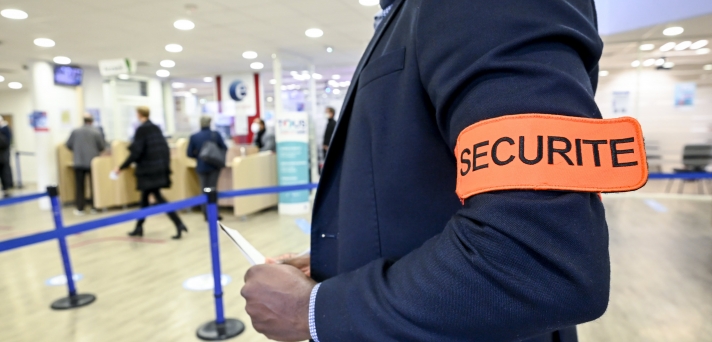 Le refus de versement de la « prime permittents » à des allocataires qui y ont droit, les demandes de remboursement de trop-perçus consécutifs à des erreurs imputables à Pôle emploi et la poursuite de la crise sanitaire ont fortement accru les tensions de part et d’autre du guichet.