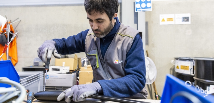 Une entreprise adaptée de tri des déchets accueille des personnes en situation de handicap.