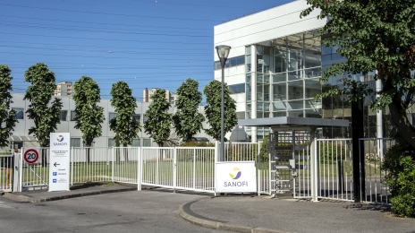 Malgré un bénéfice net en très forte hausse en 2020, Sanofi a confirmé, à travers un nouveau PSE, sa décision de supprimer 364 postes de recherche et développement en France.