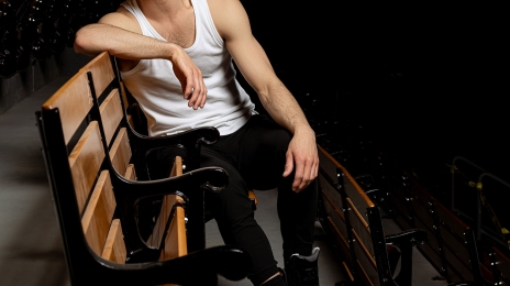 "Pédé, tapette, tantouse, et j'en passe. Les insultes rythmaient mon quotidien et devinrent bientôt cette petite mélodie malsaine en arrière-plan de mes pensées. L'accoutumance est le vice de l'intimidation, on s'habitue à la violence, elle devient normale. Et bien souvent on finit par croire qu'on la mérite." Extrait de la lettre ouverte de Guillaume Cizeron, publiée par L’Équipe (l'intégralité est accessible en ligne sur le site du journal ).