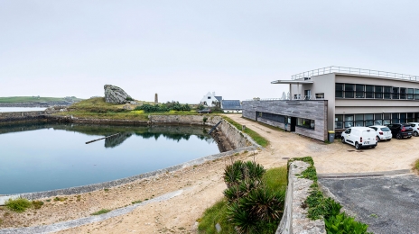 À Plouzané et Argenton (Finistère), l’huître creuse est étudiée sous tous ses aspects par les chercheurs de l’Institut français de recherche pour l’exploitation de la mer (Ifremer).