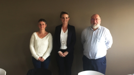 De gauche à droite : Nadège Pacilly, secrétaire de la section CFDT de STGS Avranches ; Véronique Berhault, trésorière du CSE ; Philippe Billaux, secrétaire général d’Interco 76, chargé du dossier de l’eau et de l’assainissement.