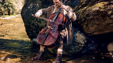 Gautier Capuçon est un artisan de la démocratisation de la musique classique. Depuis plus de vingt ans, il fait de la transmission de sa passion et de l’accès à la culture ses priorités.