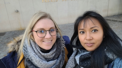 De gauche à droite : Justine et Kim…