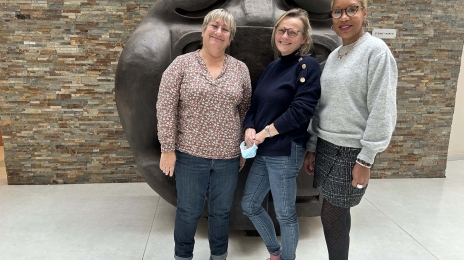 De gauche à droite : …