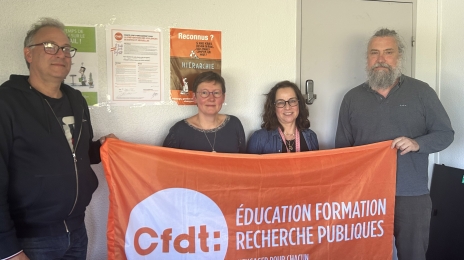 De gauche à droite : Benoît, Anne, Céline et Arnaud, qui font partie du groupe de travail égalité de la section syndicale.