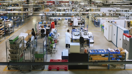 Implantée en Normandie, Correge conçoit et fabrique des capteurs de température sur mesure pour des secteurs industriels (raffineries, énergie, aéronautique…) où la précision est cruciale. La réalisation de chaque pièce repose sur des savoir-faire techniques transmis aux salariés en interne.