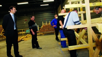 Reconversion dans le travail du bois.