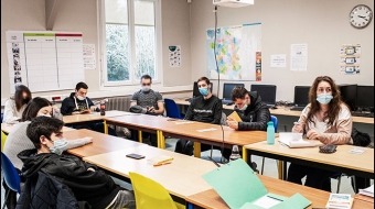Ces stagiaires de l'École de la deuxième chance suivent un cours sur les droits et devoirs des employeurs et salariés. Dijon, Chevigny-Saint-Sauveur (Côte-d’Or), 2020.