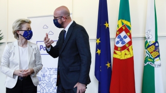 La présidente de la Commission européenne Ursula von der Leyen et Charles Michel, President du conseil européen lors du sommet social de l’Union le 7 mai à Porto.