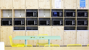 Le temps du déjeuner, le nouveau protocole national en entreprise porte à six le nombre de collègues à table, avec 2 mètres entre les tables et une jauge en nombre de personnes égale à 50 %.