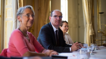 En juillet 2020 (photo), les partenaires sociaux étaient reçus à Matignon. Cette fois, les 1er et 2 septembre prochains, les leaders syndicaux et patronaux pourront tour à tour passer en revue les sujets sociaux de la rentrée avec le Premier ministre, Jean Castex, et la ministre du Travail, Élisabeth Borne.