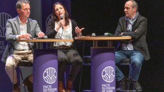 Amandine Lebreton (ici, le 15 mars 2022, à Vaulx-en-Velin, entre Christophe Robert, délégué général de la Fondation Abbé Pierre, et Laurent Berger) est la nouvelle directrice du Pacte du pouvoir de vivre.