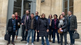 Catherine Nave-Bekhti, secrétaire générale du Sgen-CFDT, est, sur cette photo, la cinquième personne en partant de la droite…