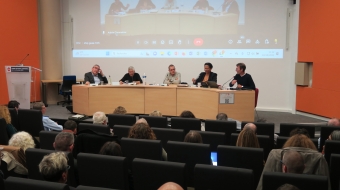 Sur l’estrade, de gauche à droite : Jean-Louis Marsac, maire de Villiers-le-Bel ; Martine Fourier, présidente de l’association Cerise (sise à Nanterre) ; Marco Oberti, professeur des universités en sociologie ; Jocelyne Cabanal, secrétaire nationale de la CFDT ; Christophe Dague, secrétaire confédéral chargé du Pacte du pouvoir de vivre.