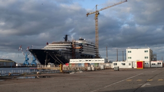 Paquebot en construction à Saint-Nazaire.