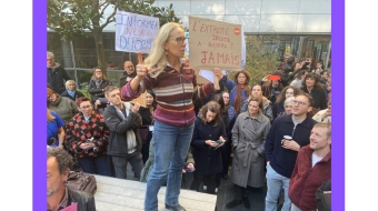 Agnès Duperrin, secrétaire du CSE de Bayard, s’est mobilisée avec ses collègues pour garantir et faire vivre les valeurs d’humanisme, de pluralité d’opinion, de tolérance et d’esprit critique dans son entreprise et prévenir tout risque de dérive d'extrême droite.