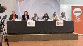 De gauche à droite : Loïc Le Noc (CFDT Santé-Sociaux), Marylise Léon (secrétaire générale de la CFDT), Mike Lewis (Cictar), Ève Rescanières (secrétaire générale de la CFDT Santé-Sociaux), Brice Marin (CFDT Santé-Sociaux) et Michèle Goya (CFDT Santé-Sociaux) lors de…