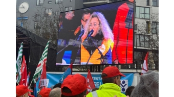 Au micro et à la tribune (le 5 février dernier, à Bruxelles), Christèle Khelf, secrétaire générale adjointe de la CFDT Métallurgie.
