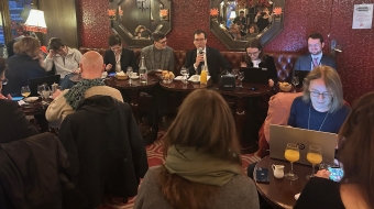 Jean-Pierre Farandou (au centre, parlant au micro), ministre du Travail et des Solidarités, était l’invité de l’Association des journalistes de l’information sociale 5Ajis) le 20 janvier dernier.