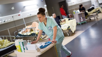 Une femme sur huit est touchée par cette maladie en France. En 2023, on a dénombré 61 214 nouveaux cas de cancer du sein, 913 000 personnes atteintes et 12 757 décès.