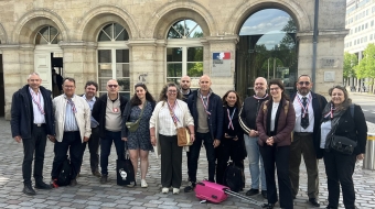 L’intersyndicale devant le ministère de l'Industrie, à Paris, le 14 avril 2026.